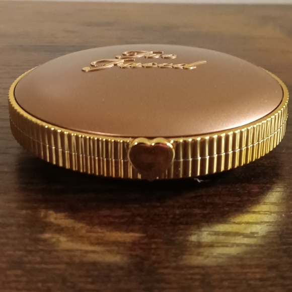 Too Faced Bronzer - Picture 4 of 5